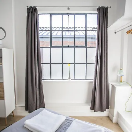 Paintworks Apartment *