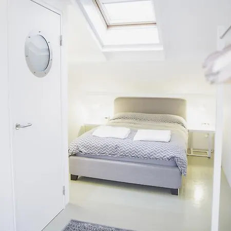 Paintworks Apartman *