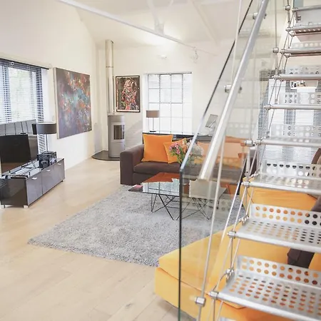 Apartman Paintworks *