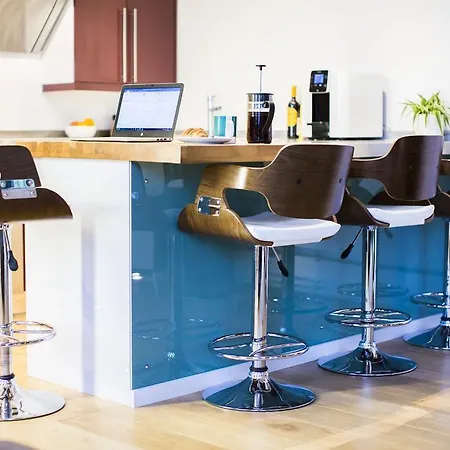 Apartman Paintworks
